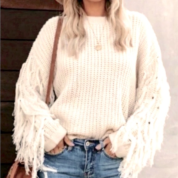 New! Hayden Los Angeles Cream Color Distressed/Fringe Raw Hem Comfy Sweater - Picture 4 of 11